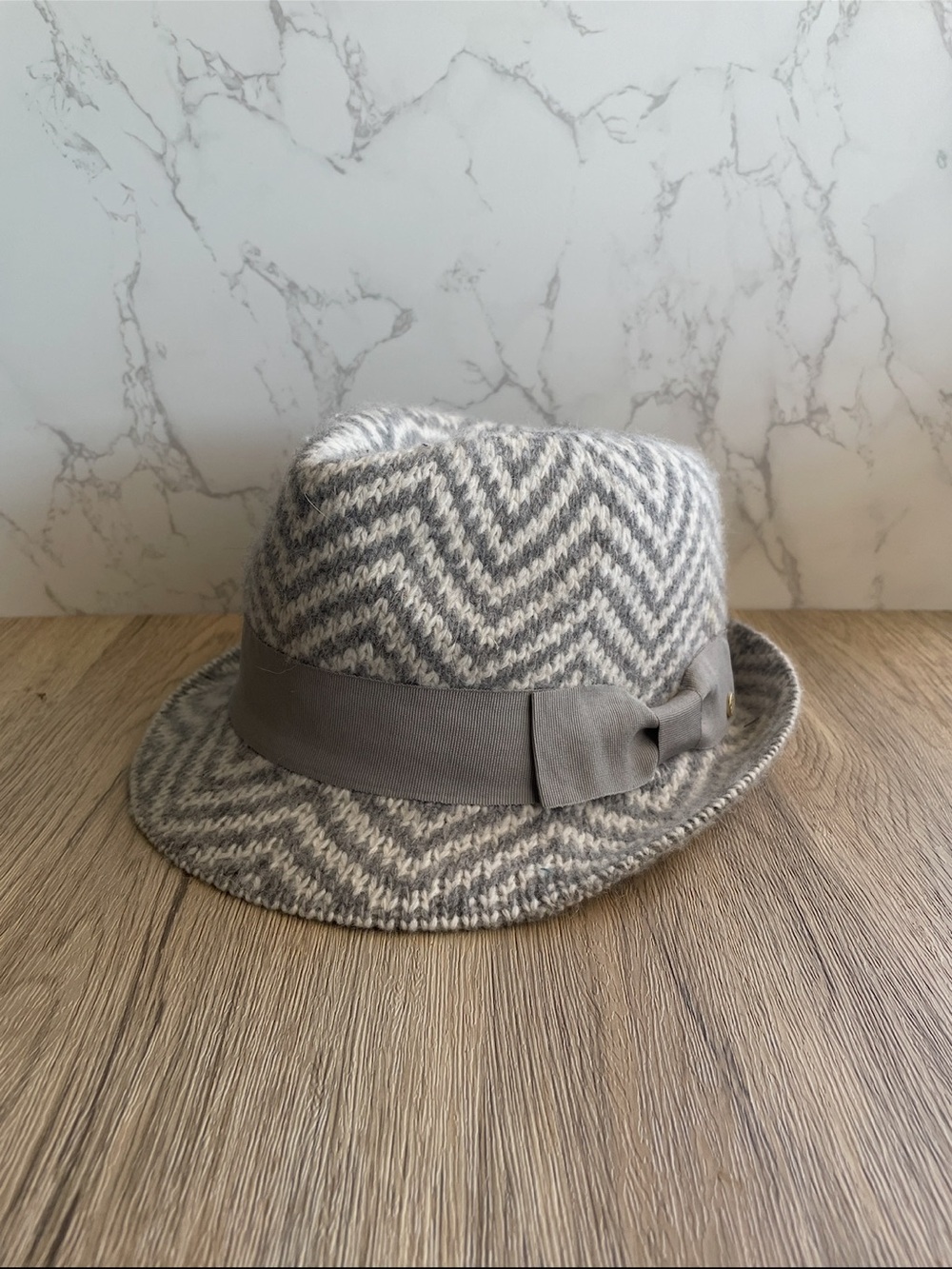 Textured Chevron Wool Fedora Hat in Gray and Cream